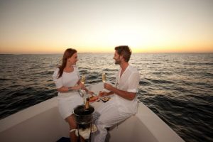 Cena romantica in barca lago di Garda